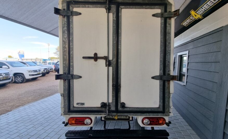 2015 HYUNDAI H100 2.6D F/C D/S