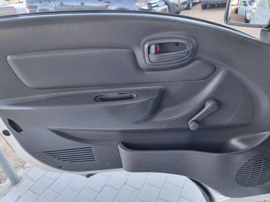 2015 HYUNDAI H100 2.6D F/C D/S