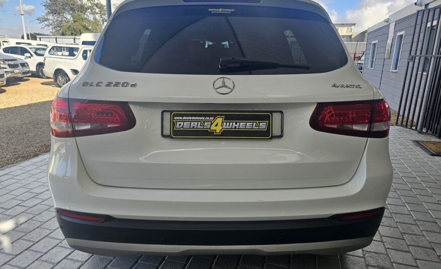 2016 MERCEDES-BENZ GLC 220d