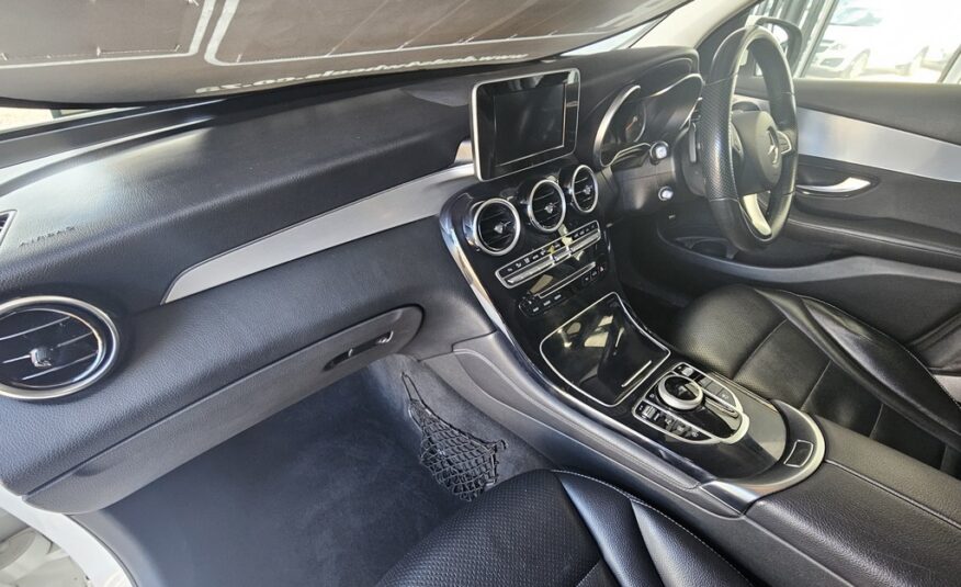 2016 MERCEDES-BENZ GLC 220d