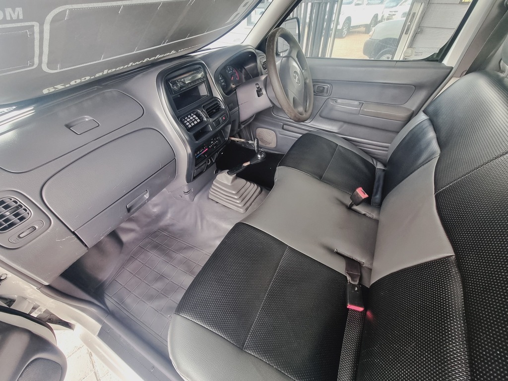 2013 NISSAN HARDBODY NP300 2.0i S LWB (K09/K38) P/U S/C