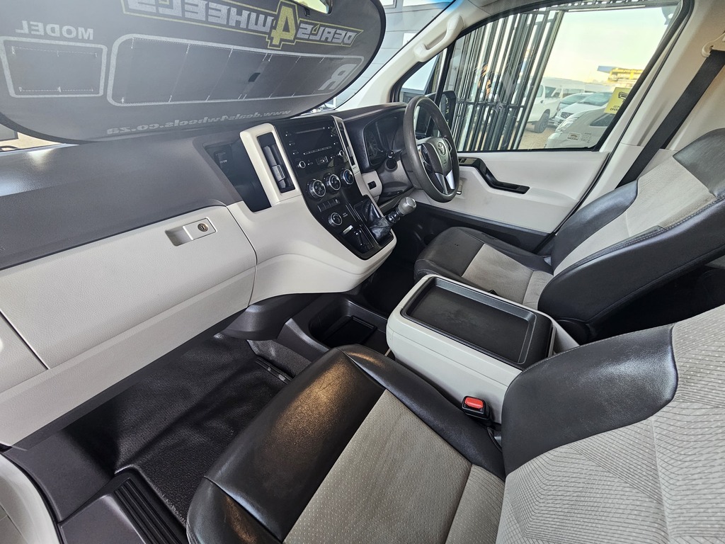 2019 TOYOTA QUANTUM 2.8 GL SLWB 14 SEAT