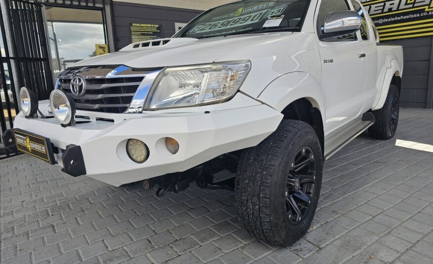2013 TOYOTA HILUX 3.0D-4D RAIDER XTRA CAB P/U S/C
