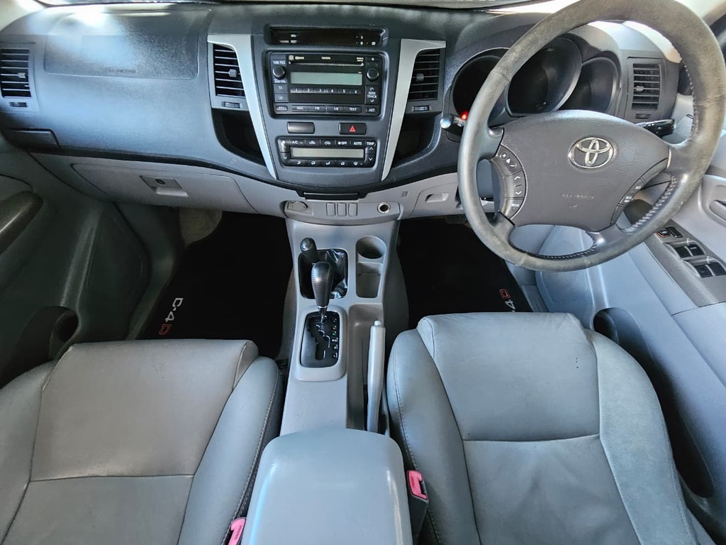 2009 TOYOTA HILUX 3.0 D-4D RAIDER 4X4 A/T P/U D/C