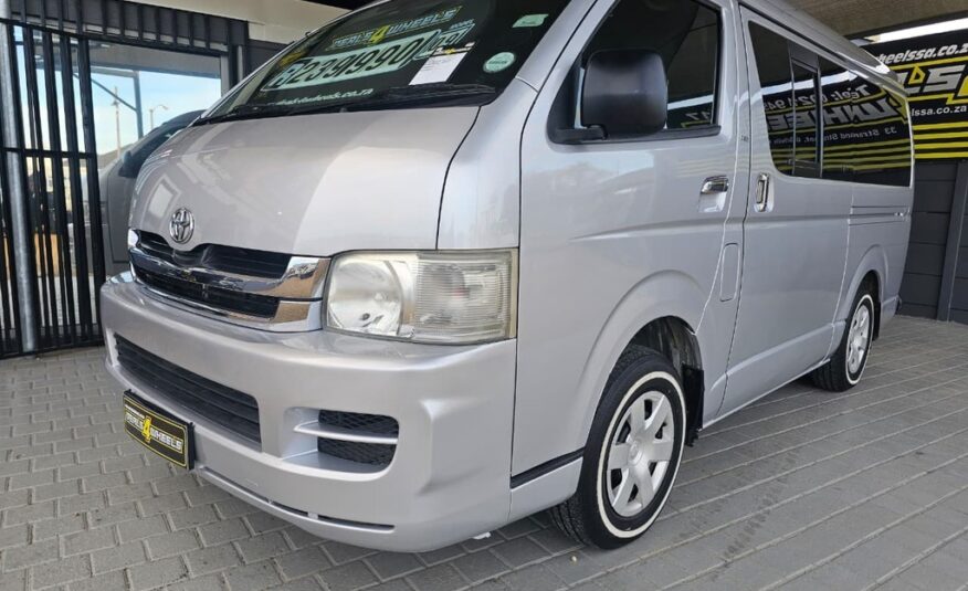 2009 TOYOTA QUANTUM 2.7 10 SEAT