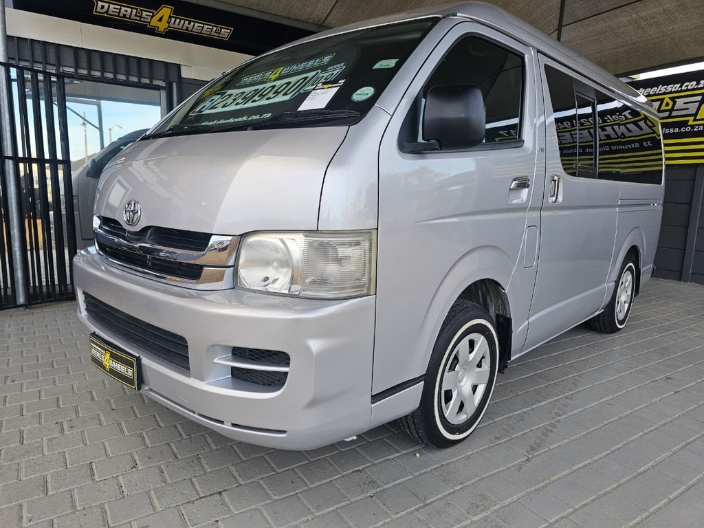 2009 TOYOTA QUANTUM 2.7 10 SEAT