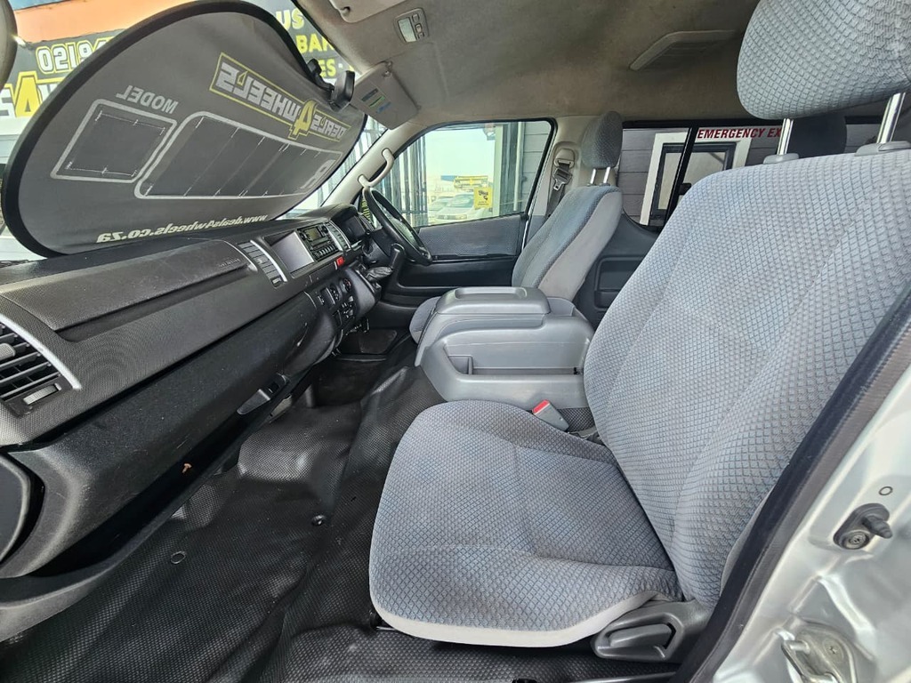 2009 TOYOTA QUANTUM 2.7 10 SEAT