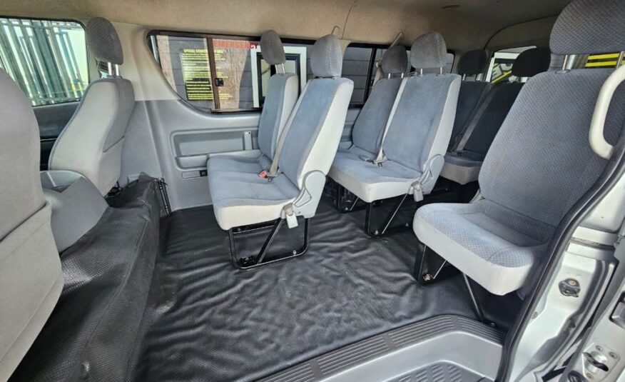 2009 TOYOTA QUANTUM 2.7 10 SEAT