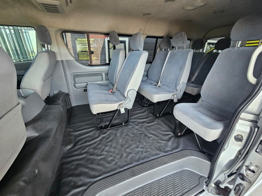 2009 TOYOTA QUANTUM 2.7 10 SEAT