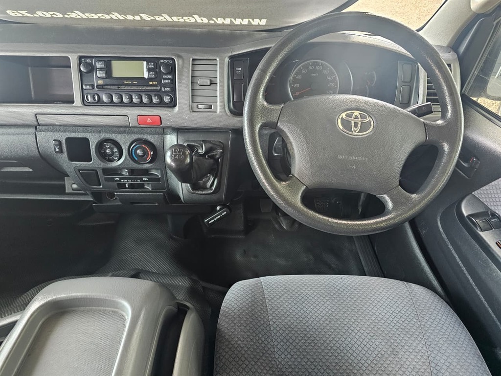2009 TOYOTA QUANTUM 2.7 10 SEAT