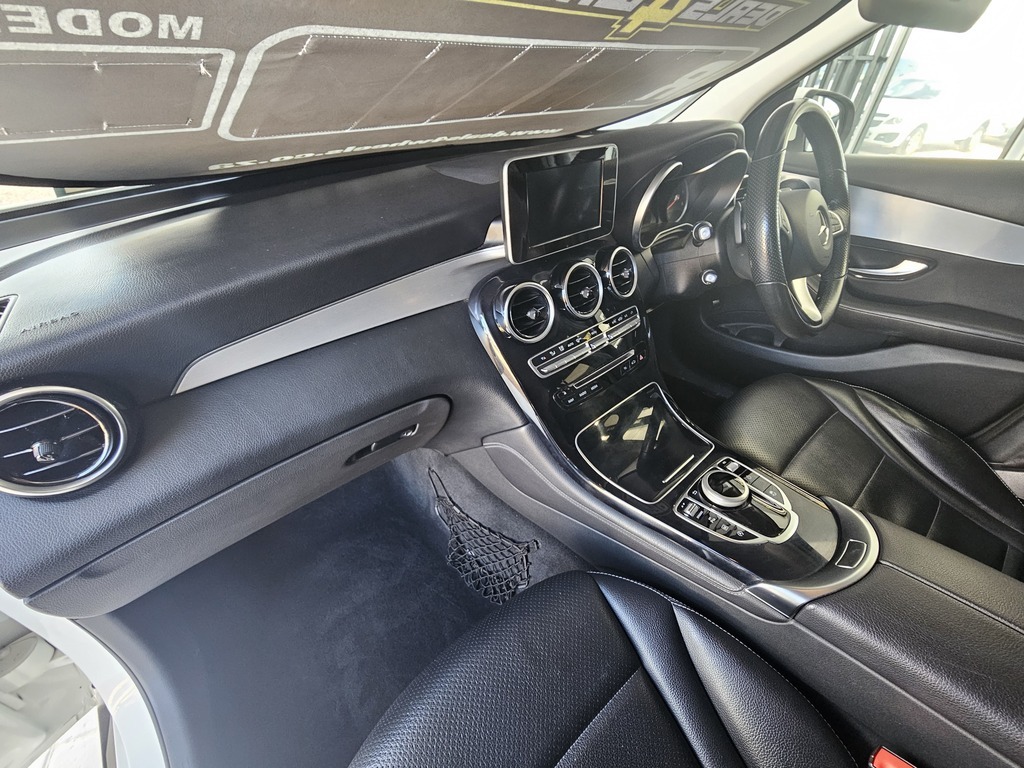 2016 MERCEDES-BENZ GLC 220d