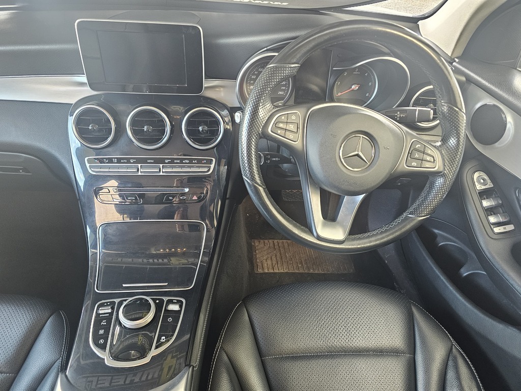 2016 MERCEDES-BENZ GLC 220d