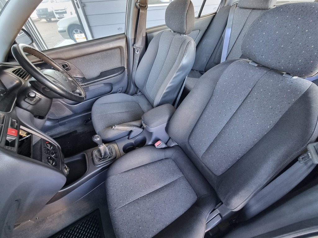 2001 HYUNDAI ELANTRA 1.6 GLS