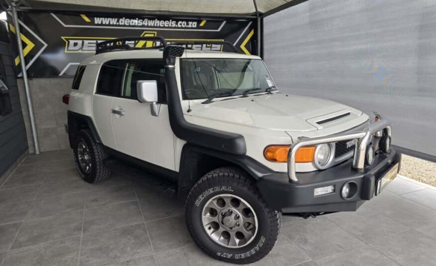 2012 TOYOTA L/CRUISER FJ 4.0 V6 CRUISER