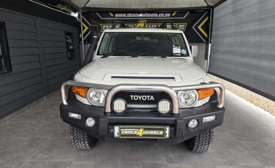 2012 TOYOTA L/CRUISER FJ 4.0 V6 CRUISER