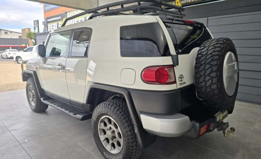 2012 TOYOTA L/CRUISER FJ 4.0 V6 CRUISER