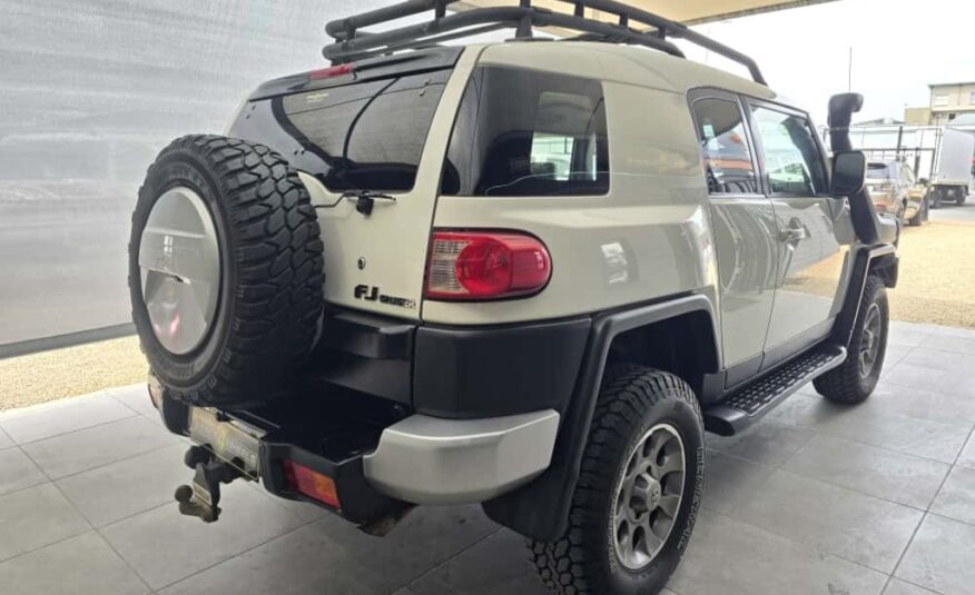 2012 TOYOTA L/CRUISER FJ 4.0 V6 CRUISER