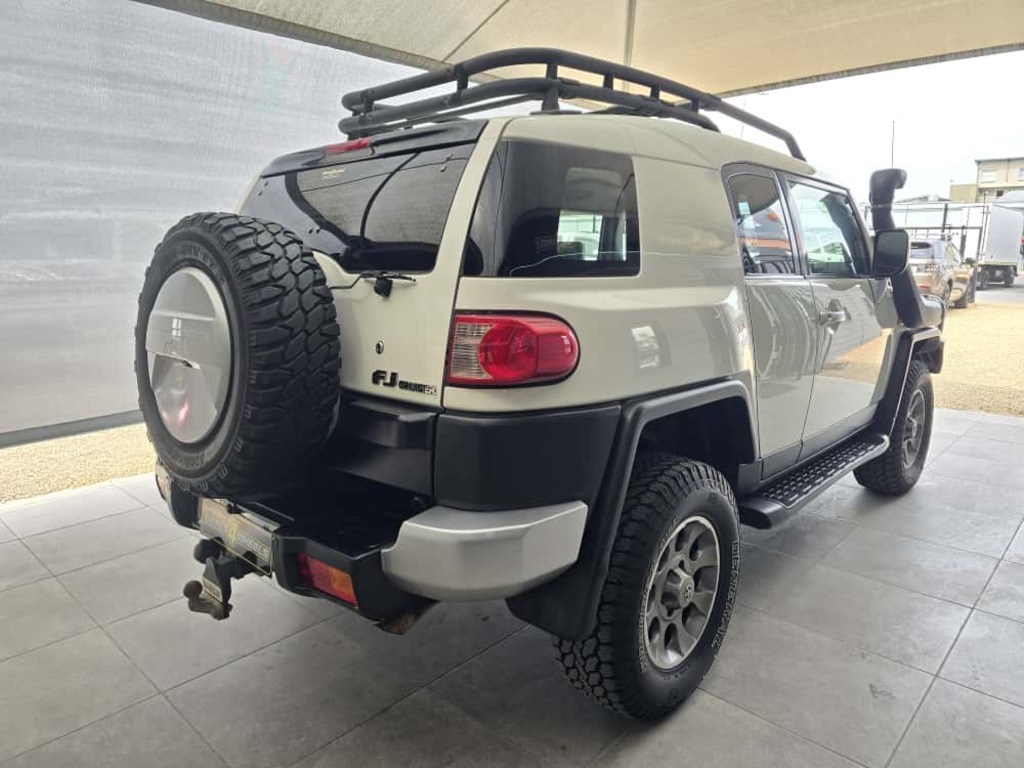2012 TOYOTA L/CRUISER FJ 4.0 V6 CRUISER