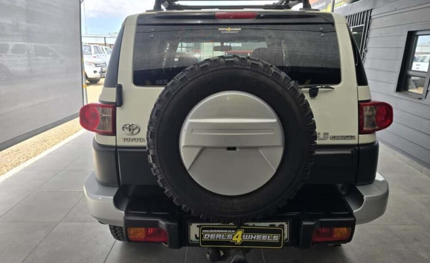 2012 TOYOTA L/CRUISER FJ 4.0 V6 CRUISER