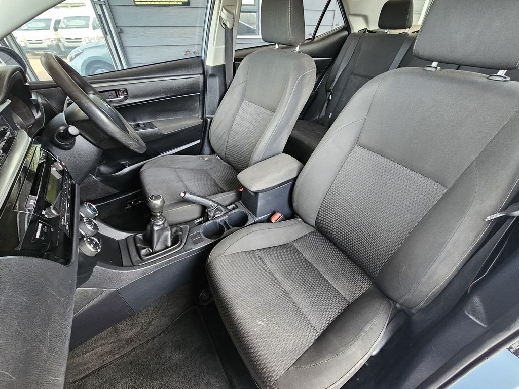 2015 TOYOTA COROLLA 1.4D ESTEEM