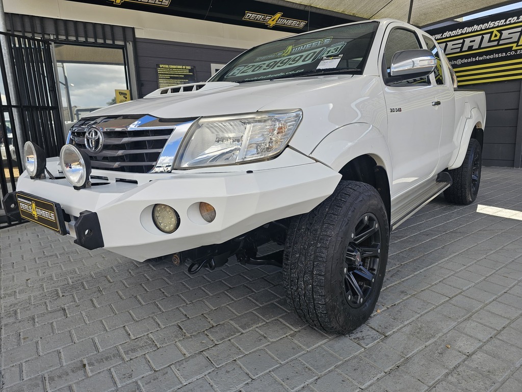 2013 TOYOTA HILUX 3.0D-4D RAIDER XTRA CAB P/U S/C