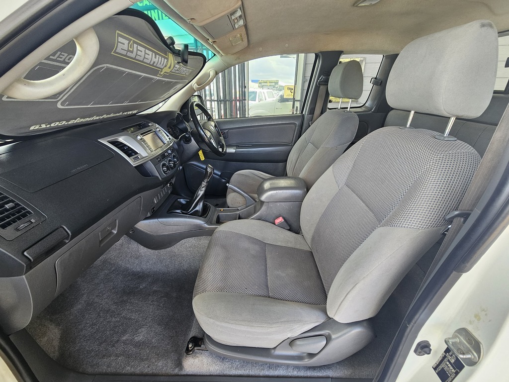 2013 TOYOTA HILUX 3.0D-4D RAIDER XTRA CAB P/U S/C