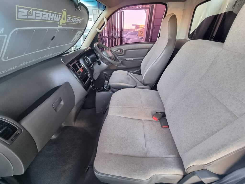 2017 HYUNDAI H100 2.6D A/C F/C D/S