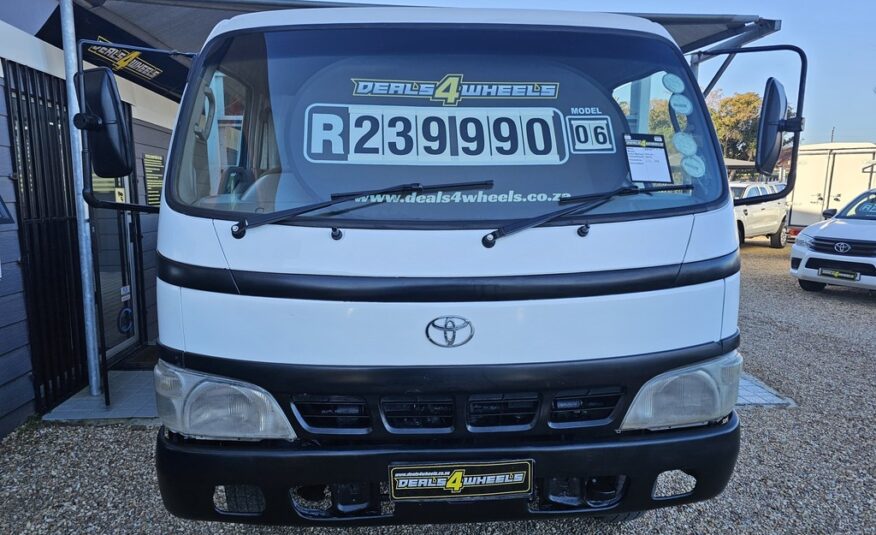 2006 TOYOTA DYNA 6-105 3.5 TON F/C C/C
