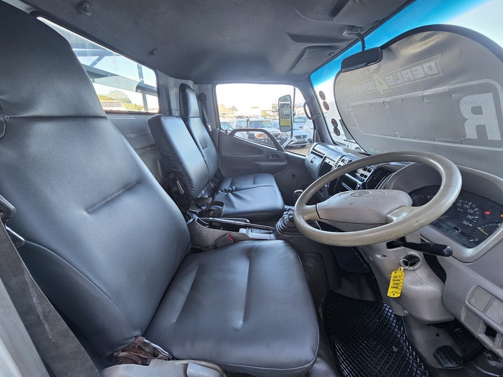 2006 TOYOTA DYNA 6-105 3.5 TON F/C C/C
