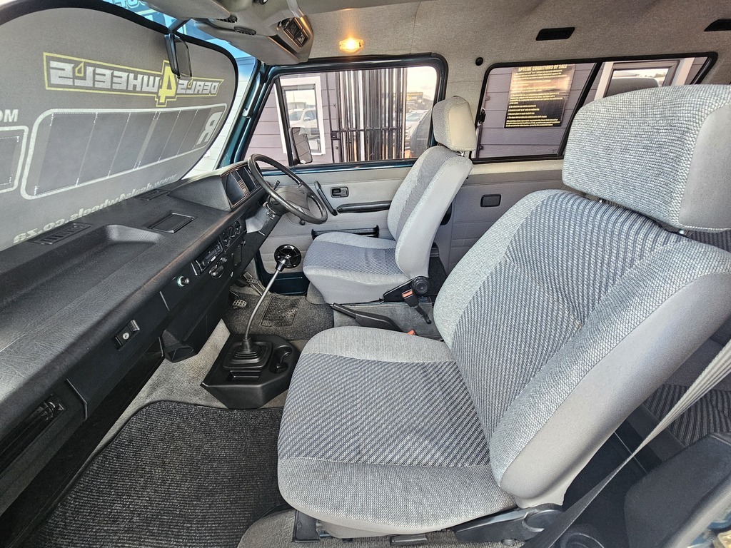 1996 VOLKSWAGEN VOLKSIE BUS 2.3