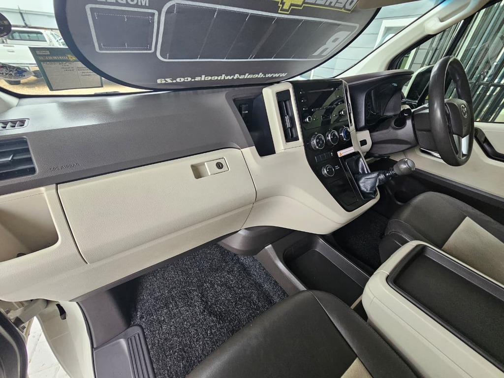 2020 TOYOTA QUANTUM 2.8 GL SLWB 14 SEAT