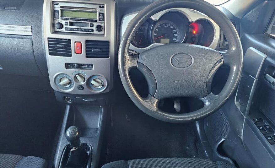 2010 DAIHATSU TERIOS 7 SEAT