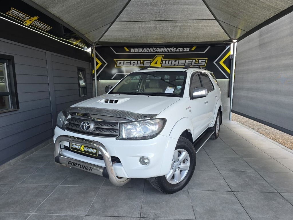 2011 TOYOTA FORTUNER 3.0D-4D R/B