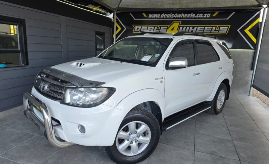 2011 TOYOTA FORTUNER 3.0D-4D R/B