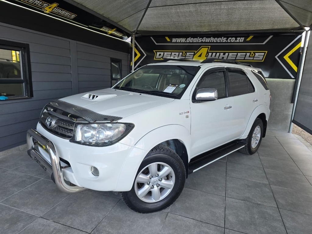 2011 TOYOTA FORTUNER 3.0D-4D R/B