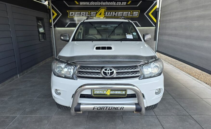2011 TOYOTA FORTUNER 3.0D-4D R/B