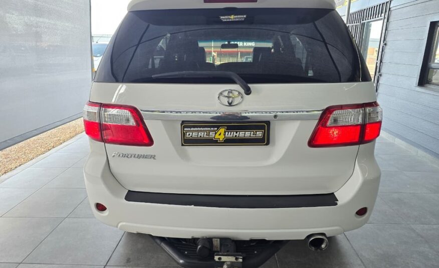 2011 TOYOTA FORTUNER 3.0D-4D R/B