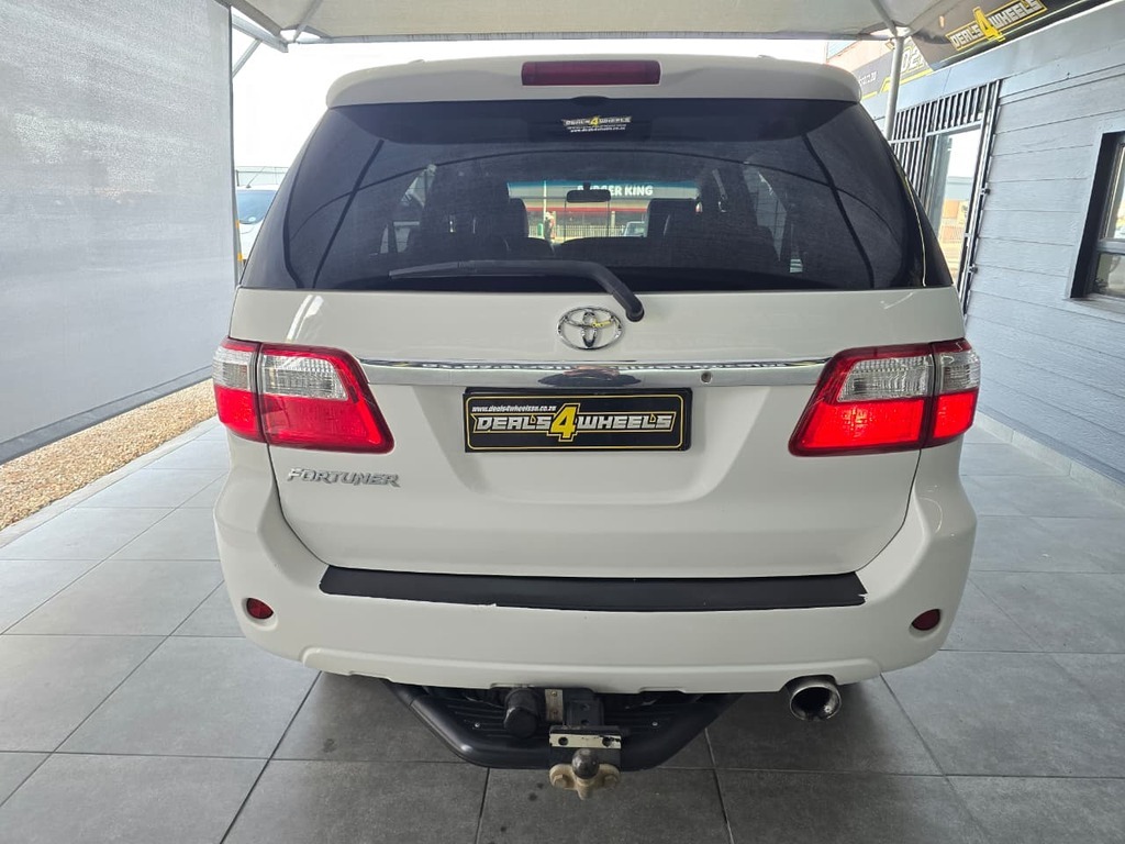 2011 TOYOTA FORTUNER 3.0D-4D R/B