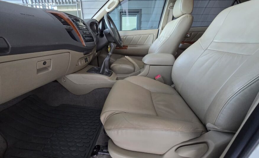 2011 TOYOTA FORTUNER 3.0D-4D R/B