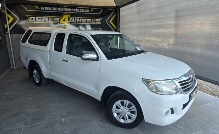 2011 TOYOTA HILUX 2.5 D-4D SRX XTRA CAB P/U S/C