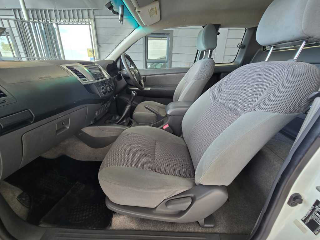 2011 TOYOTA HILUX 2.5 D-4D SRX XTRA CAB P/U S/C