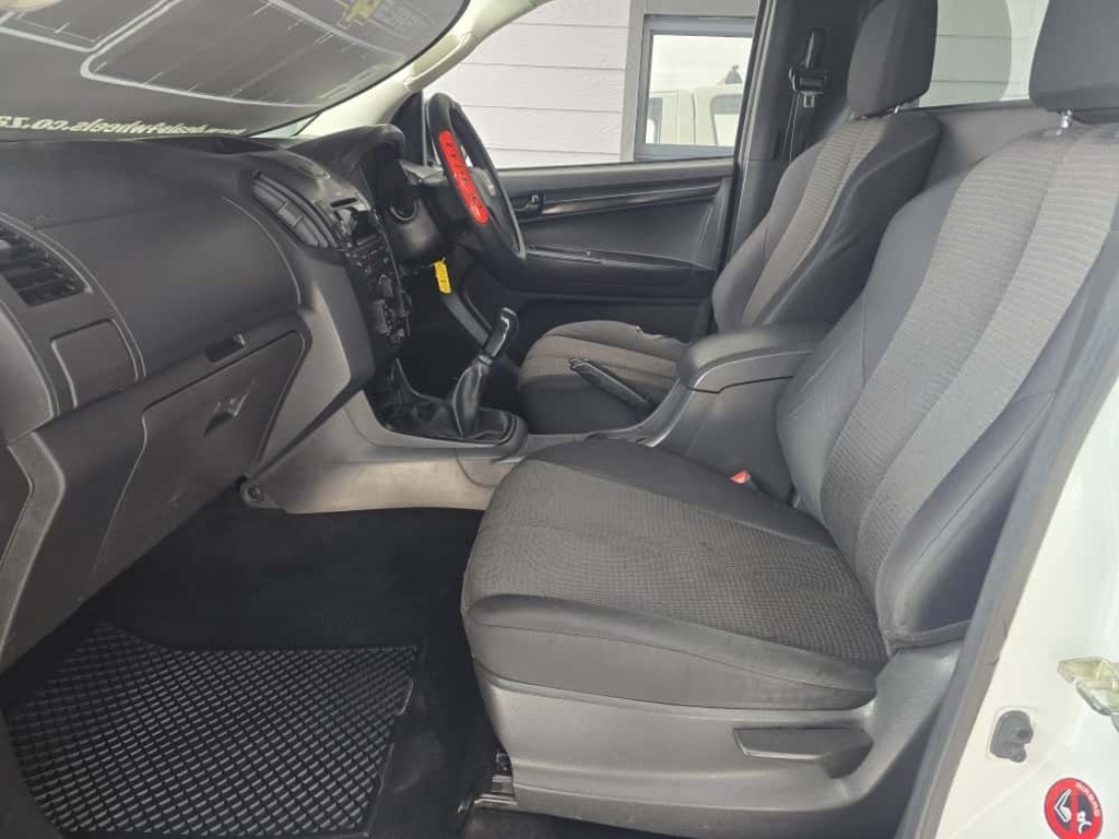 2015 ISUZU KB 250 D-TEQ LE P/U S/C