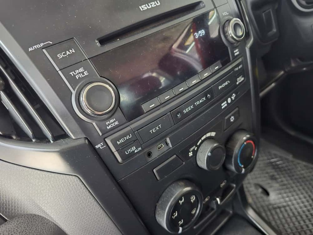 2015 ISUZU KB 250 D-TEQ LE P/U S/C