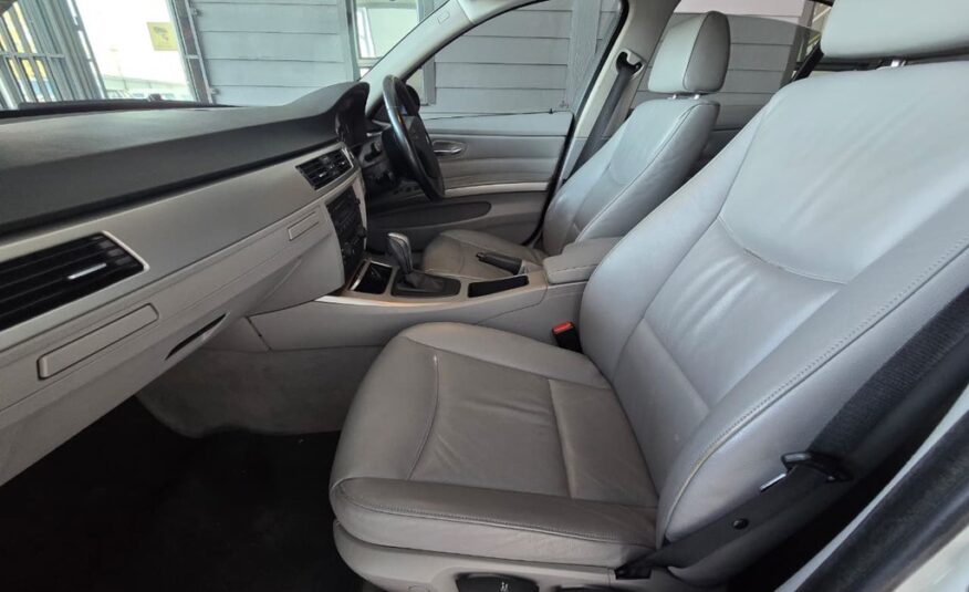 2006 BMW 320i A/T (E90)
