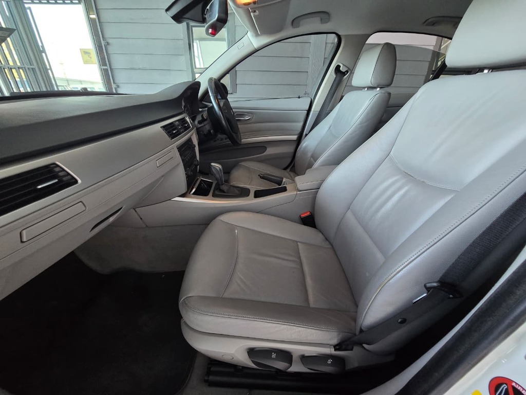 2006 BMW 320i A/T (E90)