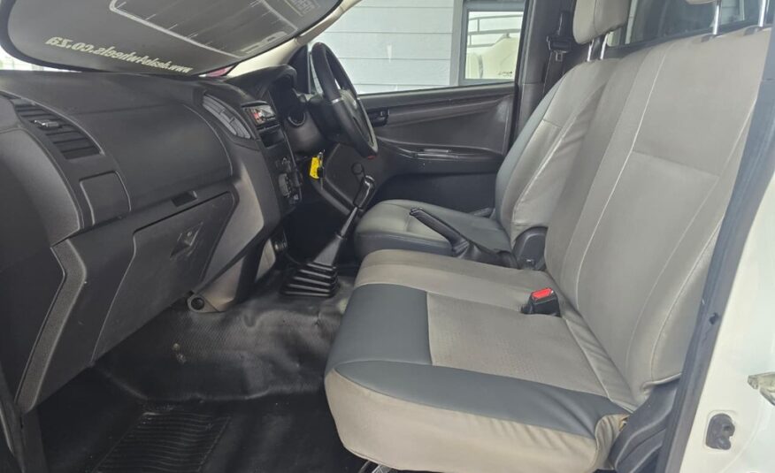 2013 ISUZU KB 250D LEED FLEETSIDE P/U S/C