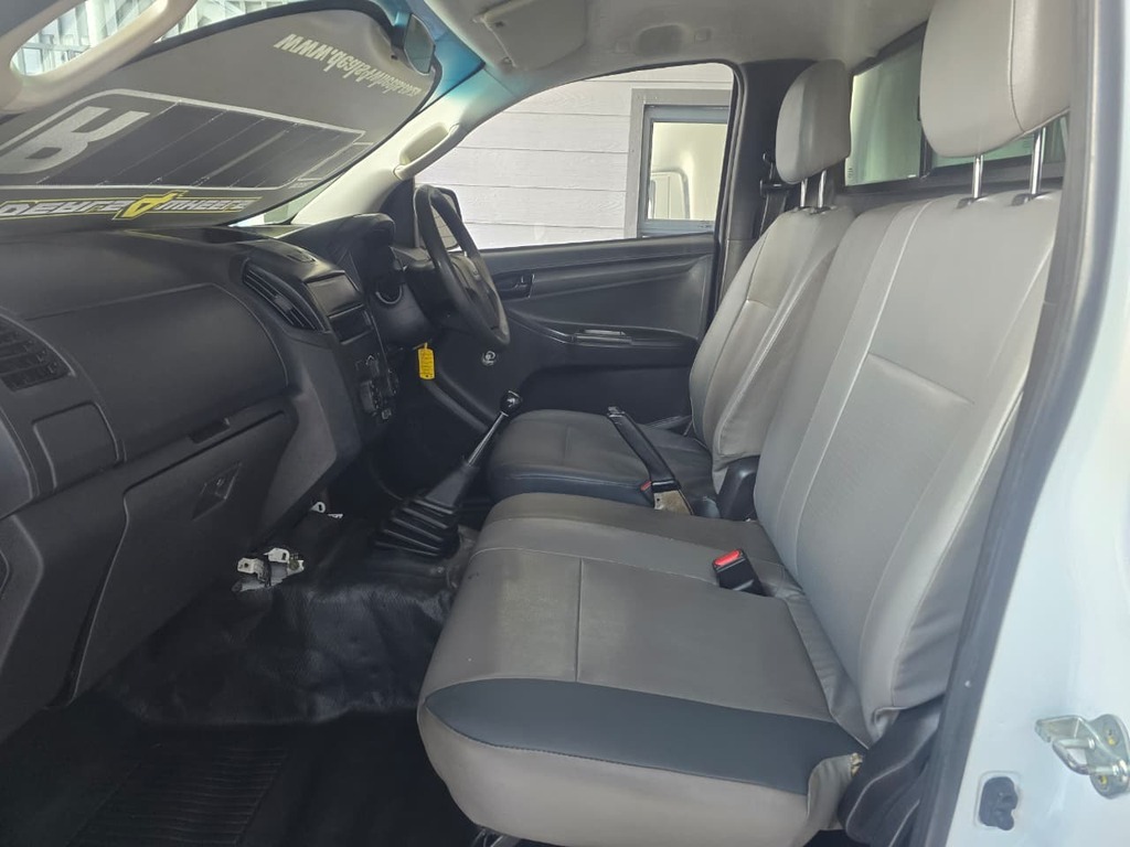 2013 ISUZU KB 250D LEED FLEETSIDE P/U S/C