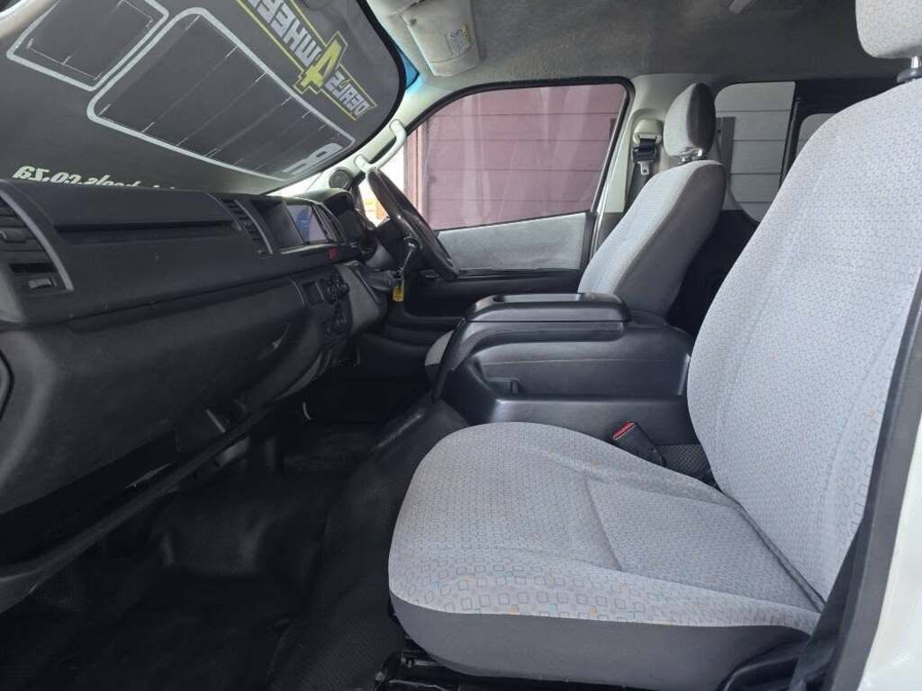 2016 TOYOTA QUANTUM 2.5 D-4D 10 SEAT