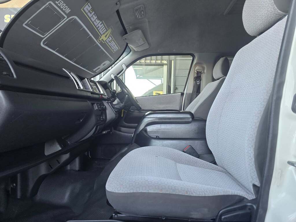 2020 TOYOTA QUANTUM HIACE 2.5 D-4D 14 SEAT