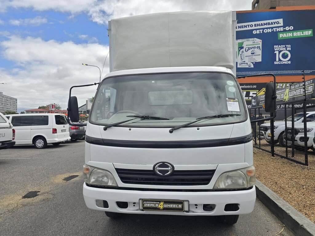 2011 HINO HINO 300 814 LWB F/C C/C
